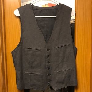 Men’s grey vest